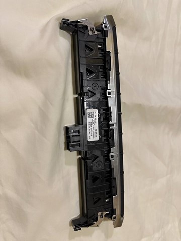 Блок кнопок центральной консоли 8V0925301AK VAG