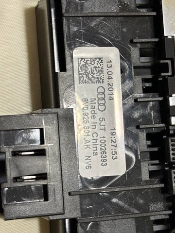 8V0925301AK VAG Блок кнопок центральной консоли купить в Украина