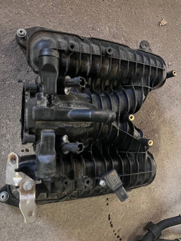 Впускной коллектор 94611001663 PORSCHE