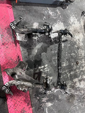 Крабобалка передней подвески 95B399315B PORSCHE