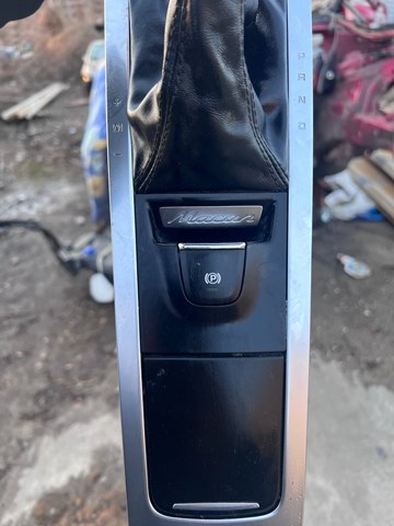 PORSCHE 95B713139B8YR Рукоятка рычага КПП в наличии Тернополь