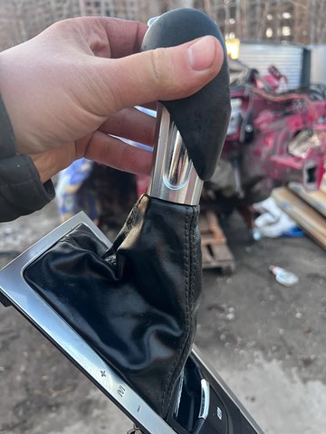 PORSCHE 95B713139B8YR Ручка КПП в наличии Киев