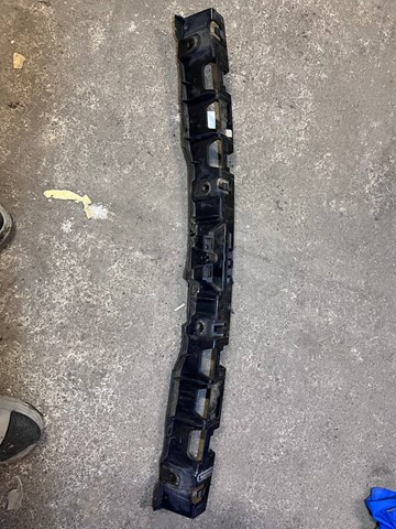 Кронштейн бампера заднего, центральный 95B807863 PORSCHE
