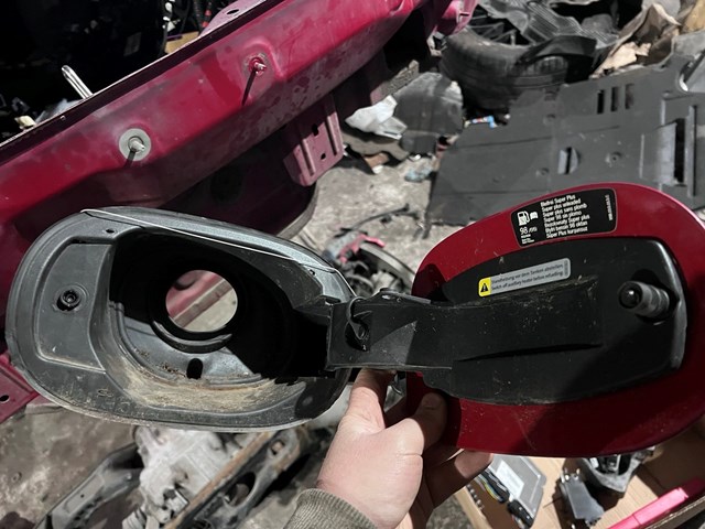 95B809909 PORSCHE Лючок бензобака (топливного бака) купить в Ровно