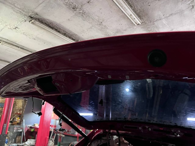 PORSCHE 95B827025YGRV Ляда в наличии Кривой Рог