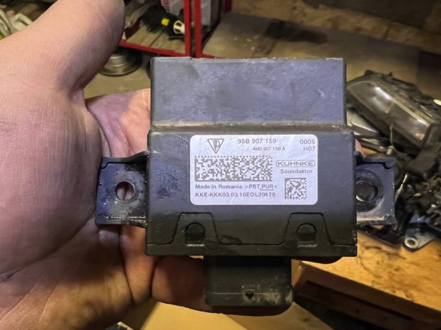 Блок управления генерации звука двигателя 95B907159 PORSCHE