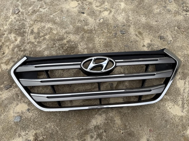 HYUNDAI 86350D7100 Решетка радиатора в наличии Ровно