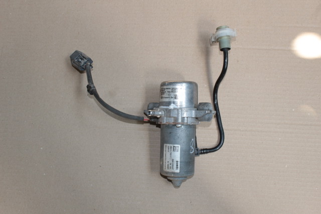 146501049R RENAULT Вакуумный насос купить в Кривой Рог