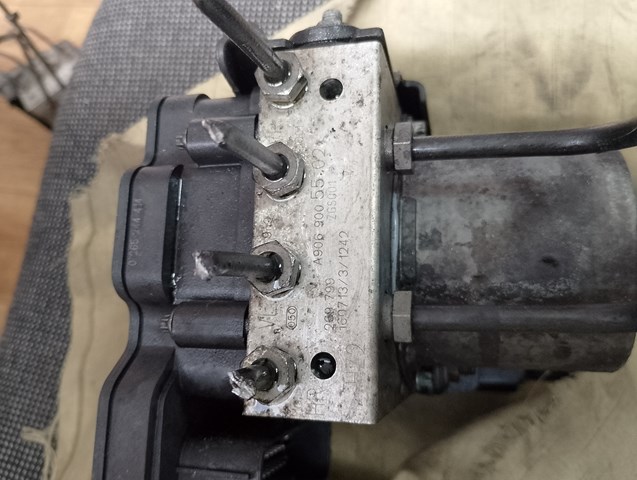 Блок ABS гидравлический A9069005502 MERCEDES