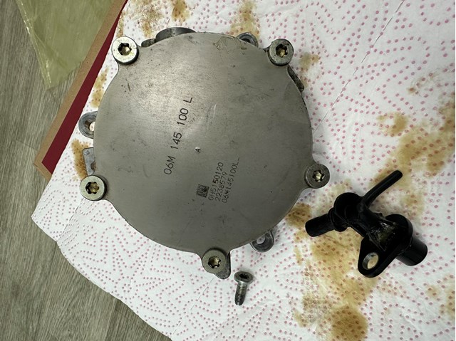 VAG 06M145100L Вакуумный насос в наличии Киев