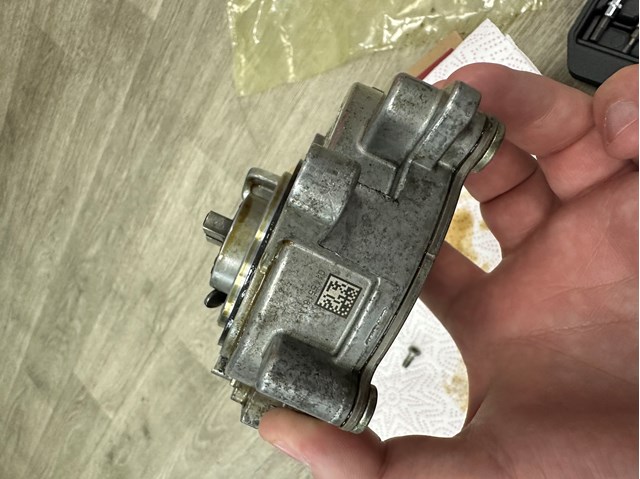 06M145100L VAG Насос вакуумный купить в Полтава