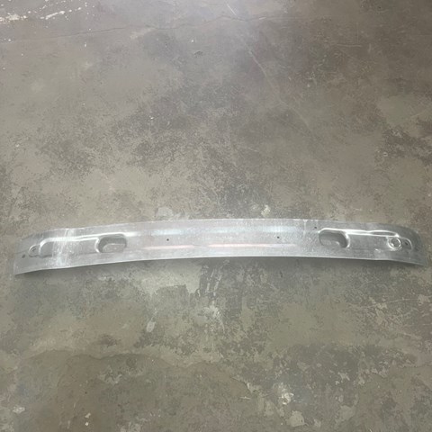 Усилитель переднего бампера  8W0807113 DIAMOND