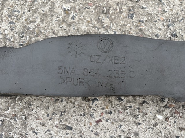 5NA864235C Уплотнитель крыла купить Запорожье