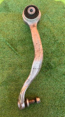 Рычаг передний нижний левый 31108866773 BMW