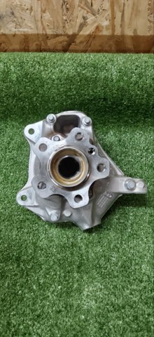 Кулак поворотный передний правый 31216882596 BMW