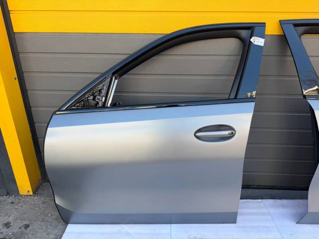 Передняя левая дверь 41008497441 BMW