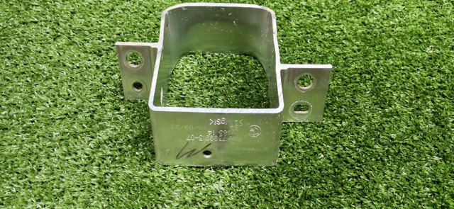 Кронштейн усилителя переднего бампера 51117399913 BMW