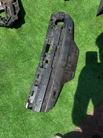 Кронштейн бампера заднего, центральный 51127256921 BMW