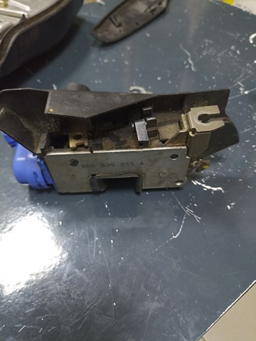 Замок задней левой двери 8D0839015A VAG
