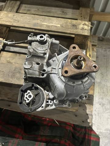 BMW 27107889033 Раздатка (коробка раздаточная) в наличии Ужгород