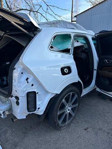 Крыло правое заднее 31484169 VOLVO
