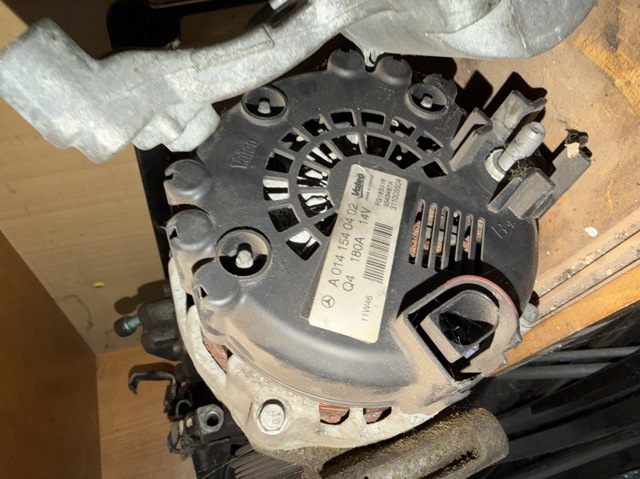 Автомобильный генератор 0141540402 MERCEDES