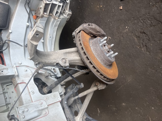 Цапфа поворотная левая 102731100F TESLA