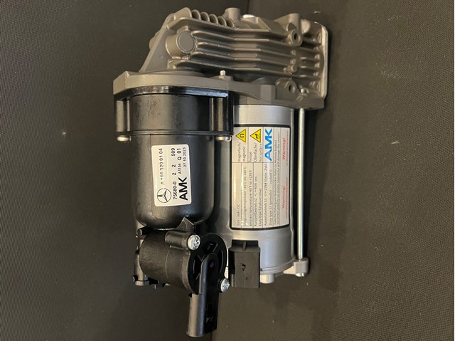 Компрессор пневмоподвески 1663200104 MERCEDES