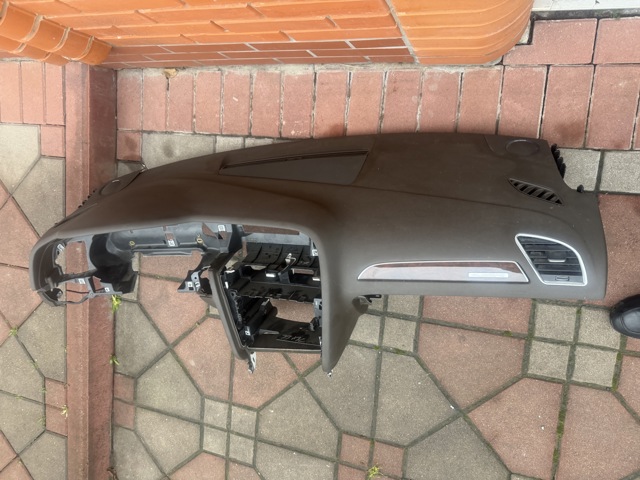Панель передняя "торпедо" 8K1857003B24A VAG