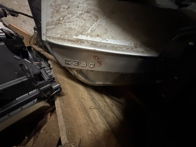 A2117500375 MERCEDES Крышка багажника купить в Николаев