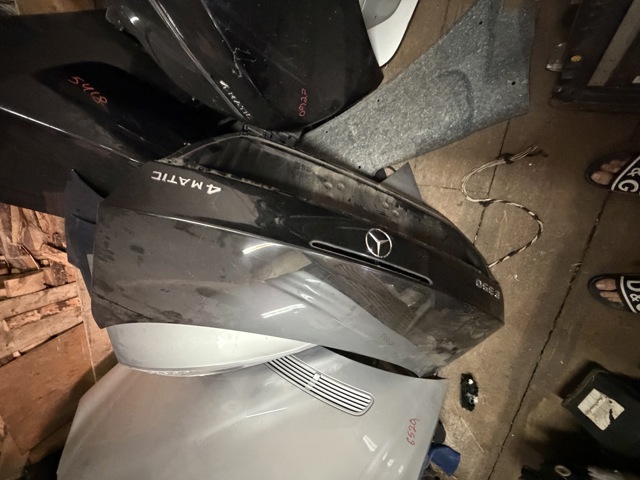 Крышка багажника A2117500375 MERCEDES