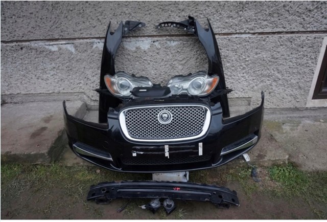 Крыло левое C2Z14006 JAGUAR