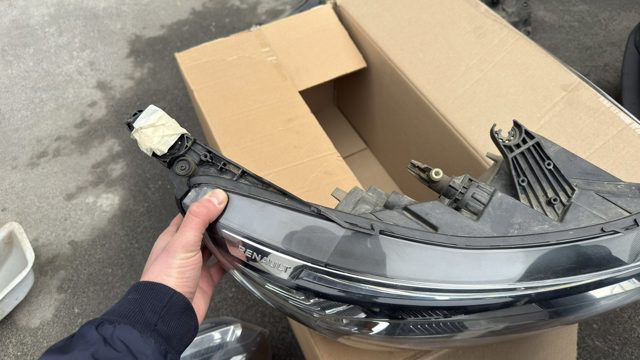 260105660R RENAULT Фара правая купить в Украина