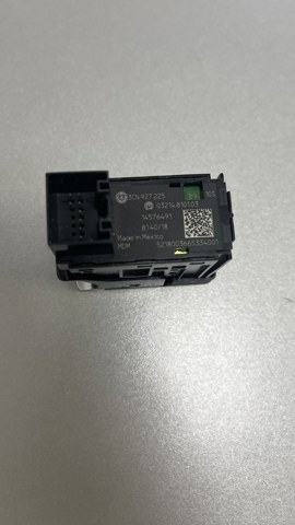 3CN927225 VAG Клавиша электромеханического стояночного тормоза купить в Житомир