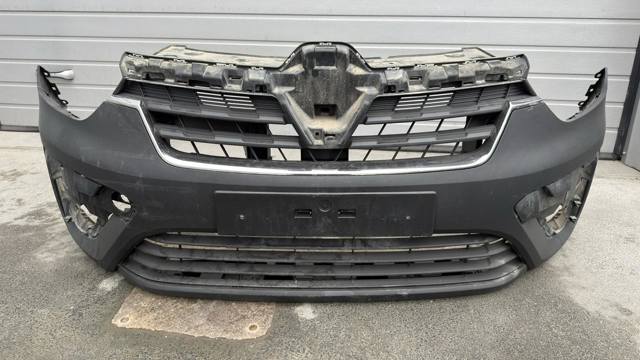 Передний бампер 620220594R RENAULT
