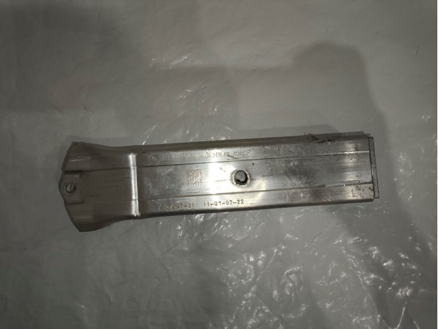 Кронштейн усилителя переднего бампера 51117301587 BMW