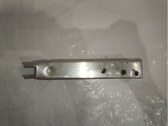 BMW 51117301587 Кронштейн усилителя переднего бампера в наличии Львов