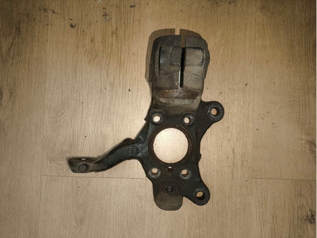 5C0407255 Цапфа передняя левая купить Хмельницкий