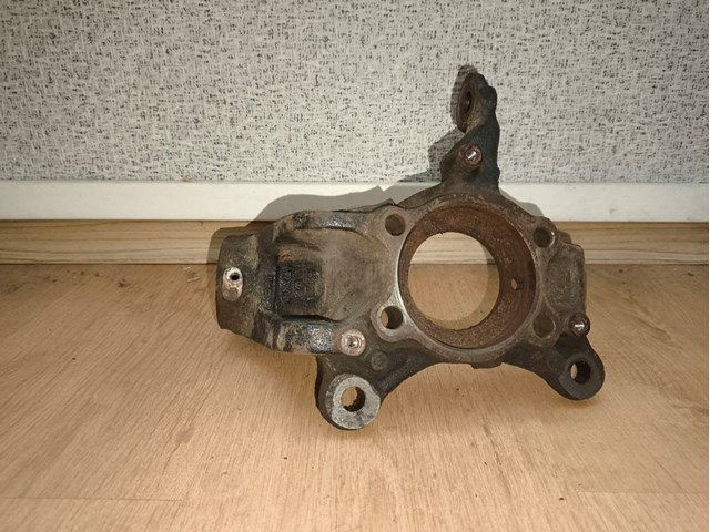 VAG 5C0407255 Цапфа (поворотный кулак) передний левый в наличии Харьков