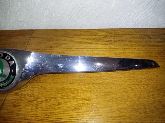 5J0853633 VAG Накладка на капот купить в Николаев