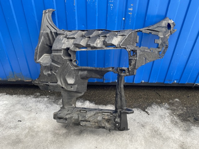 BMW 51117421819 Кронштейн крепления противотуманной фары левой в наличии Каменское