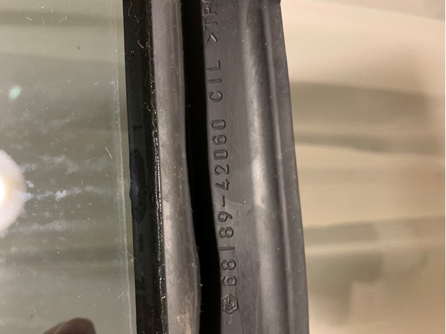 TOYOTA 6818942060 Уплотнитель стекла форточки двери задней левой в наличии Николаев