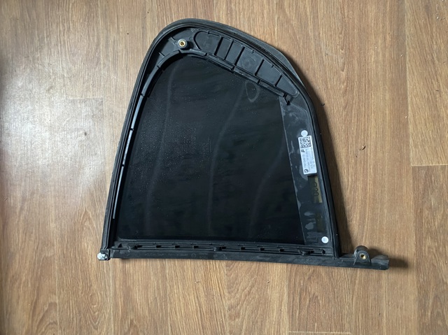 7381348 BMW Стекло-форточка двери задней правой купить в Кривой Рог