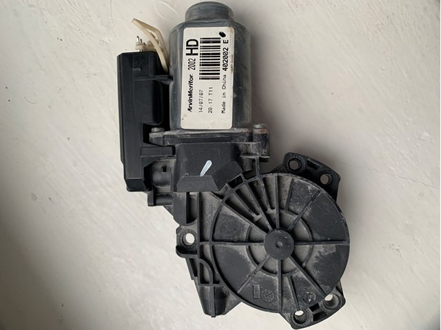824500U000 HYUNDAI Мотор стеклоподъемника двери передней левой купить в Черкассы