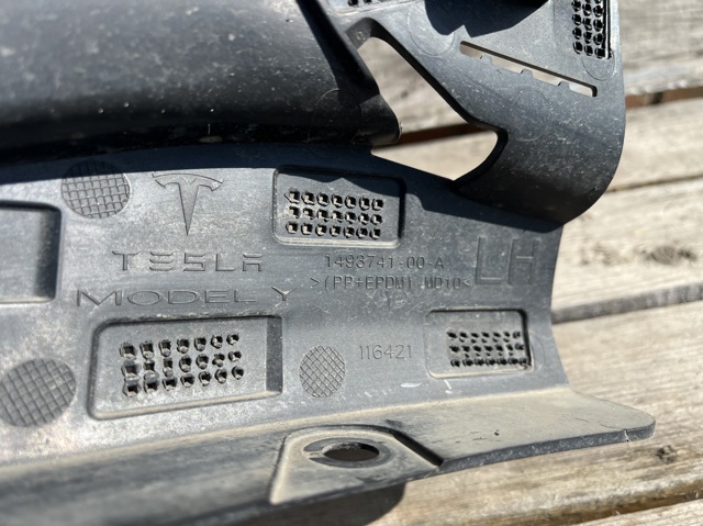 TESLA 149374100A Кронштейн бампера переднего левый в наличии Винница