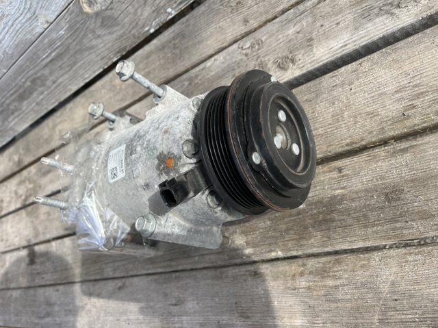 Компрессор кондиционера AV1119D629BC FORD