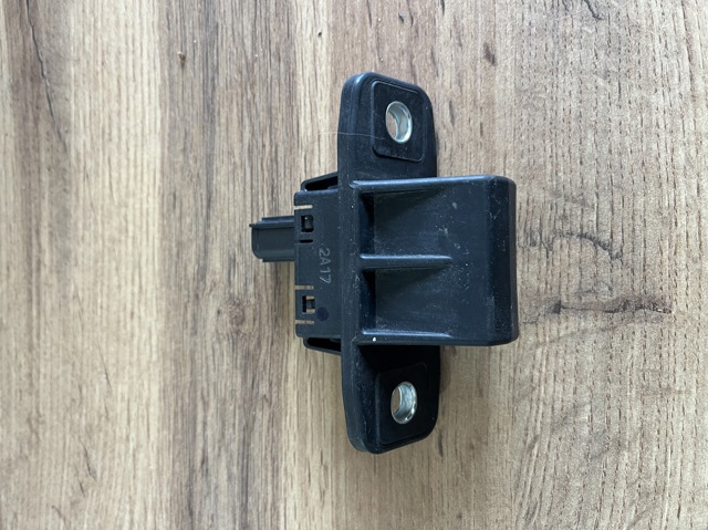 Кнопка привода замка 3/5 двери (ляды)/крышки багажника KB7W624B0 MAZDA