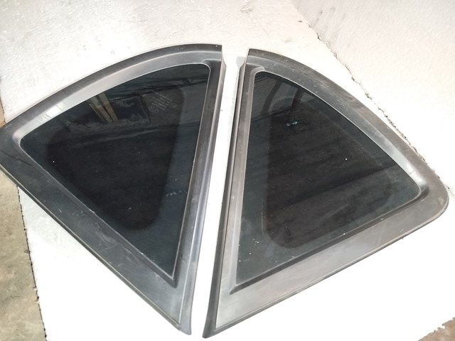 Стекло багажного отсека, левое 878101H000 HYUNDAI