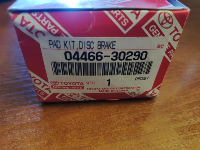 Задние дисковые колодки 0446630290 TOYOTA