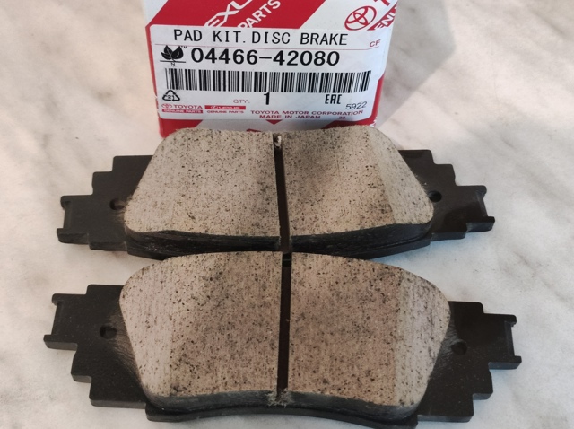 Колодки тормозные задние, дисковые 0446642080 TOYOTA